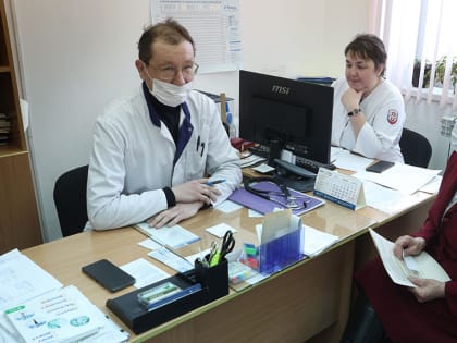 Как чета медиков Золотуевых работает в сельском ФАПе в Бельмесёво