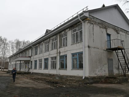 Александр Романенко: Будем помогать школам края в прохождении ремонта по федеральной программе