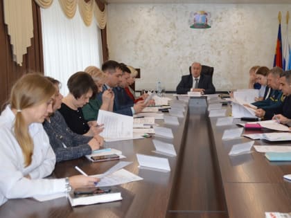 В администрации Октябрьского района прошло первое в 2025 году заседание Совета содействия общественной безопасности