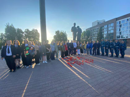 «Zа Мир»: в Железнодорожном районе прошла акции, приуроченная ко Дню памяти и скорби