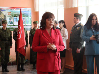 Именной избирательный участок в Барнауле открылся в школе №37