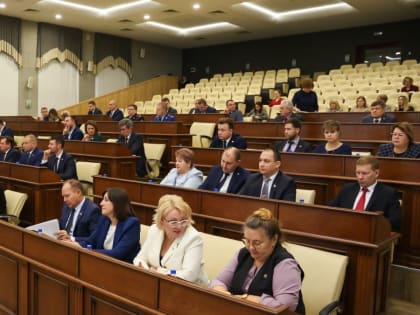 Сразу шесть депутатов Барнаульской гордумы вырвались в лидеры медиарейтинга