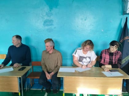 СМОТР ПЕСНИ И СТРОЯ В ЛЕСНОЙ ШКОЛЕ