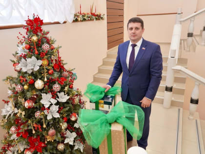 Вячеслав Перерядов исполнил мечты детей в рамках акции «Елка желаний»