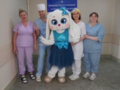 Зайка передала подарки ребятишкам от участников Barnaul 22