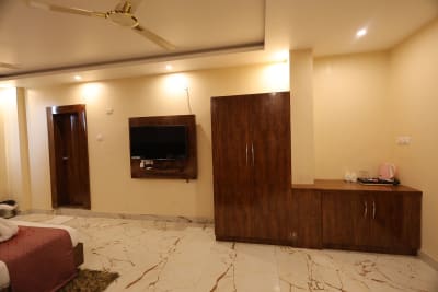 Gallery 6
