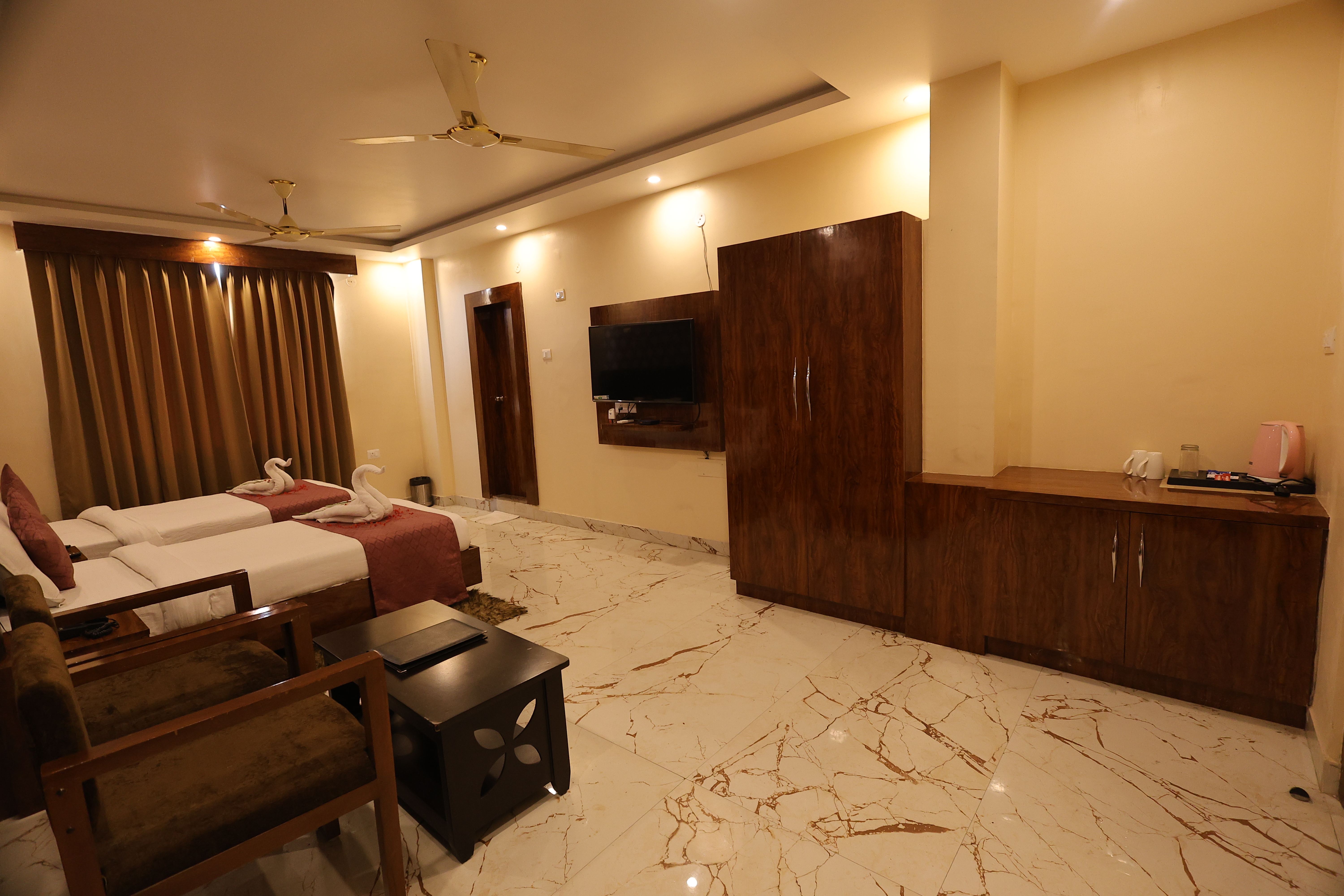 Hotel The Dev Regency BY MNT