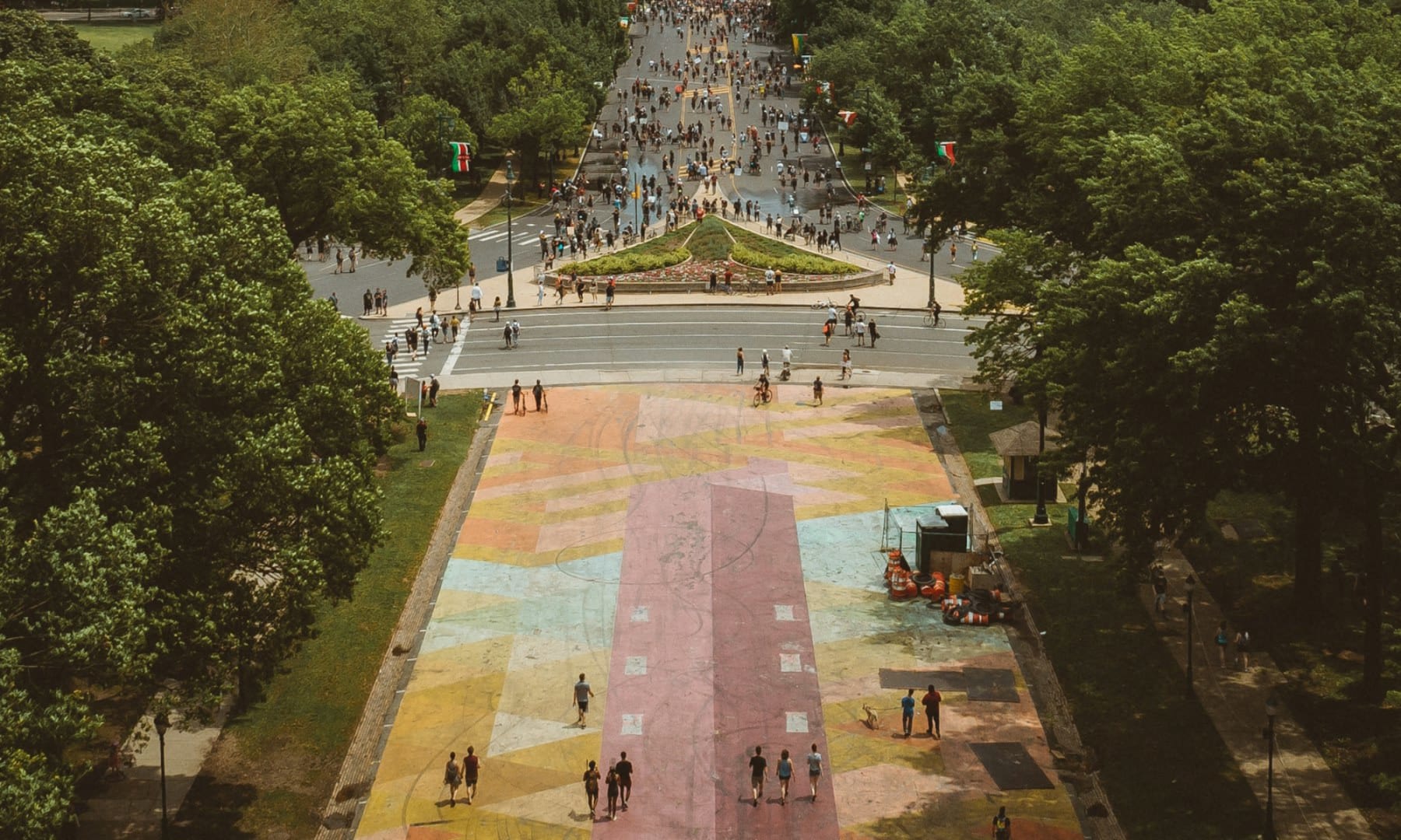 Benjamin Franklin Parkway toward Logan Square and City Hall