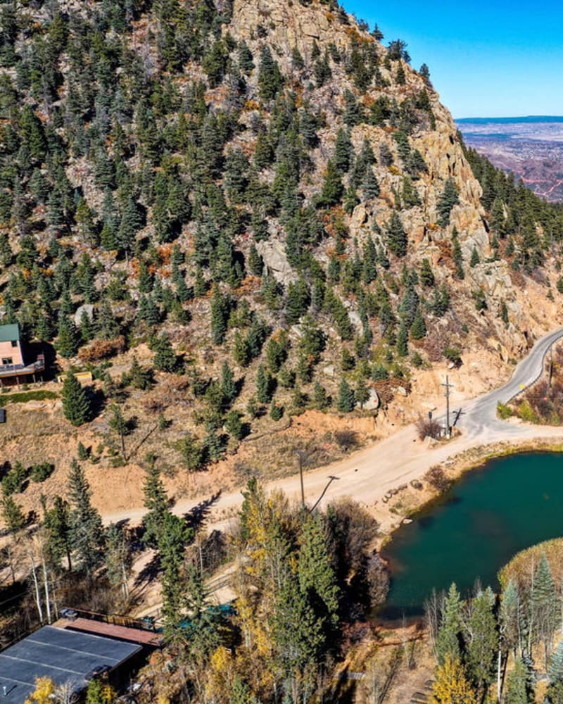 Colorado Springs Guide What to do. Where to eat. Places to shop. All the essentials in the Pikes Peak region condensed down into one guide!