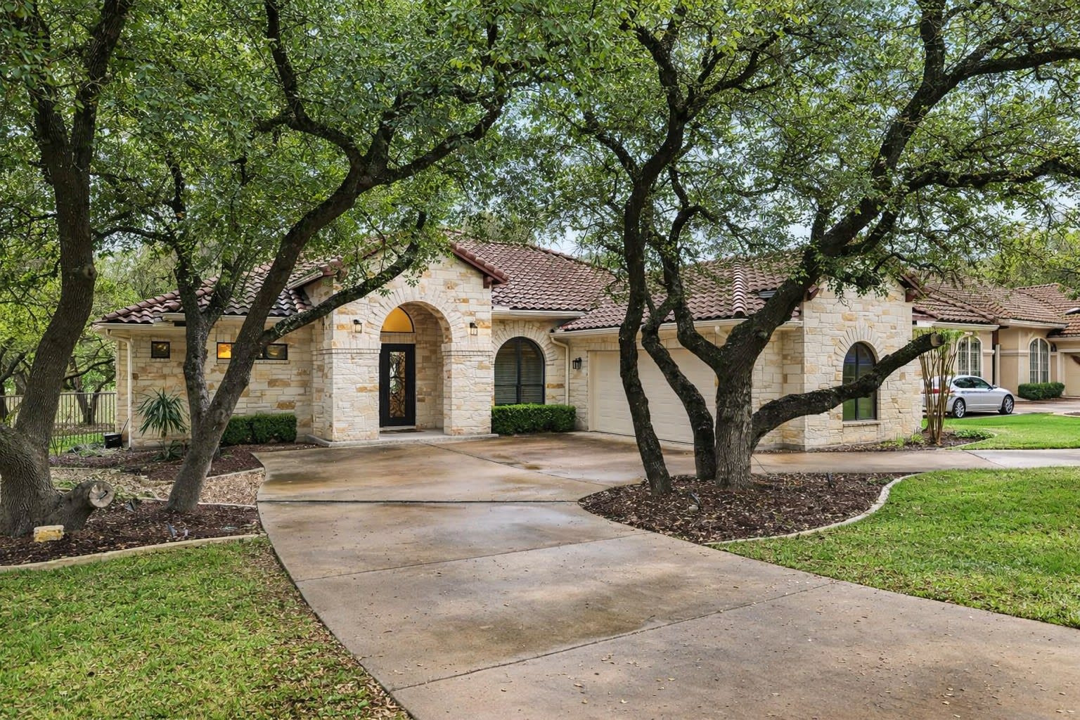 For Sale - 22 Cottondale Rd. The Hills, TX 78738