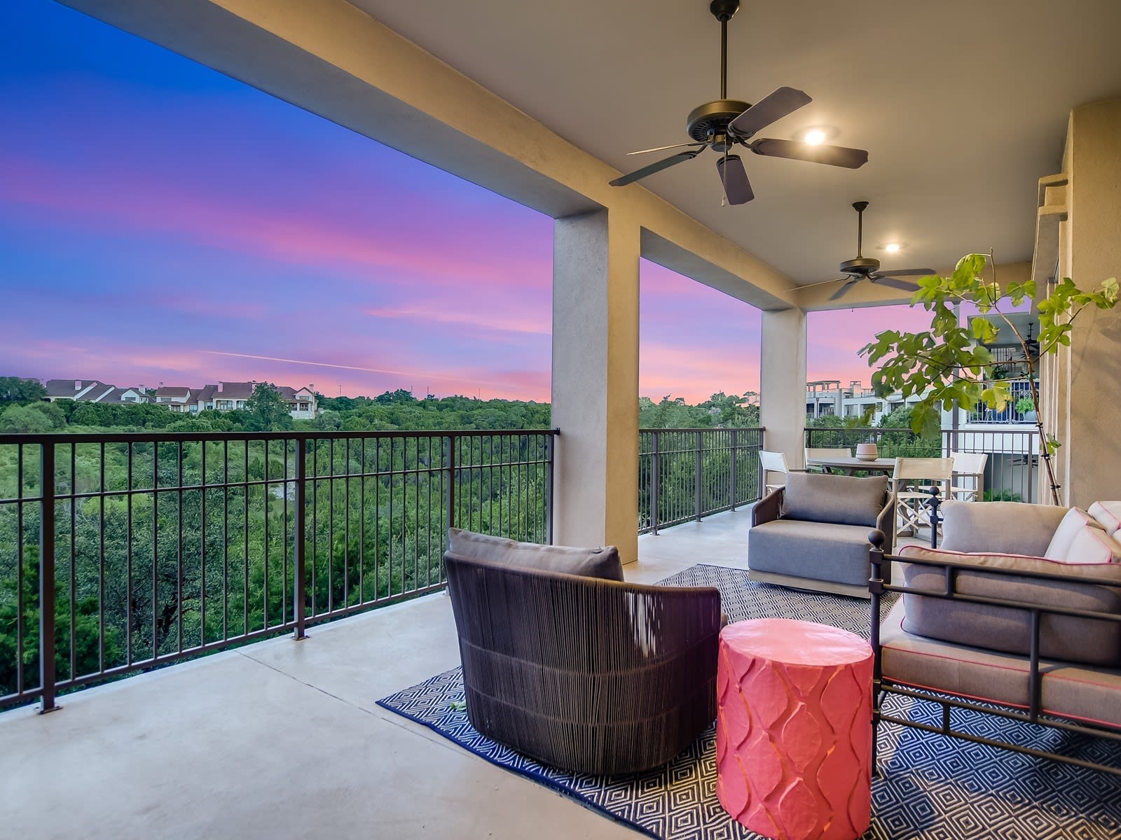 Lavishly appointed Hill Country Pied-A-Terre | Escondera 601