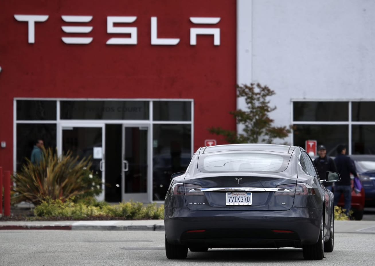Tesla Dealership & Repair Shop Coming To Carlsbad