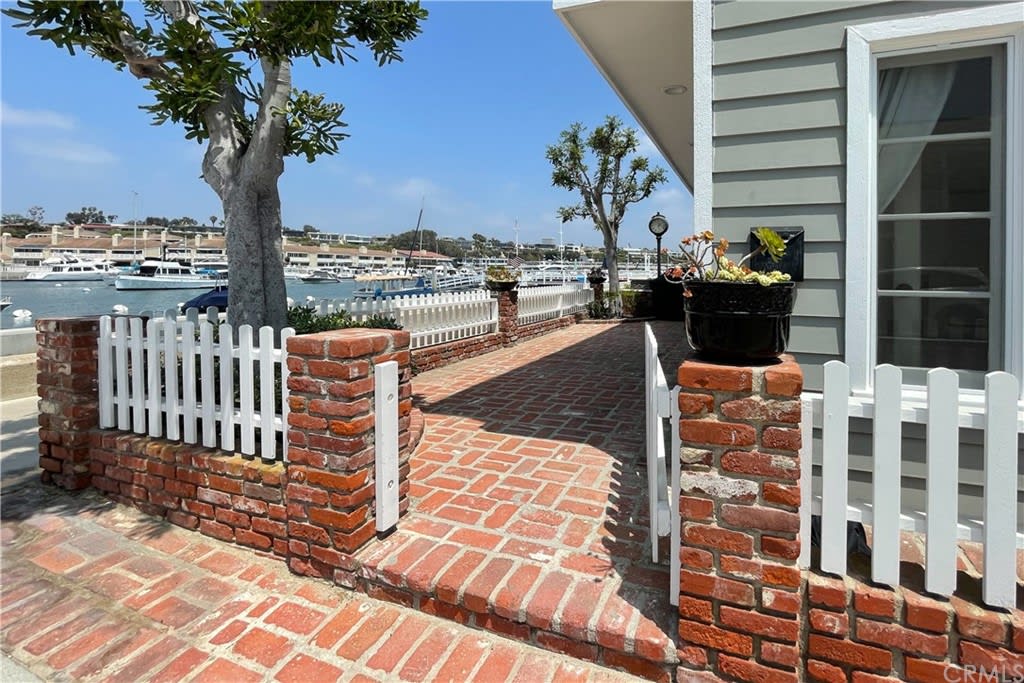 1101 N. Bayfront