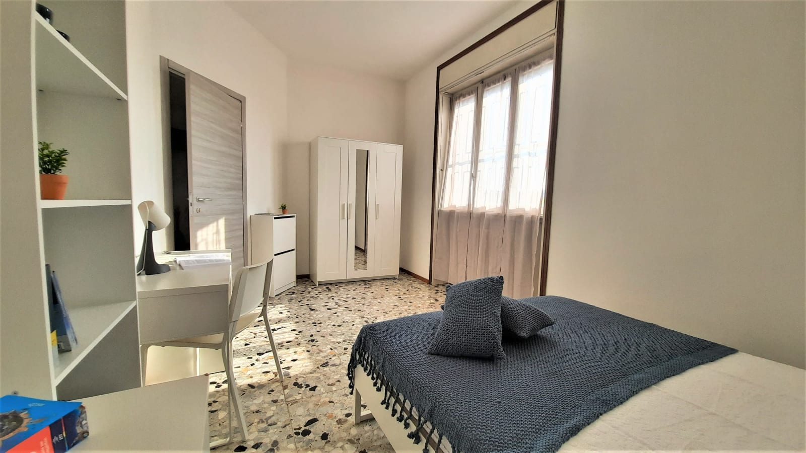 Stanza 16.1 — Singola con letto grande