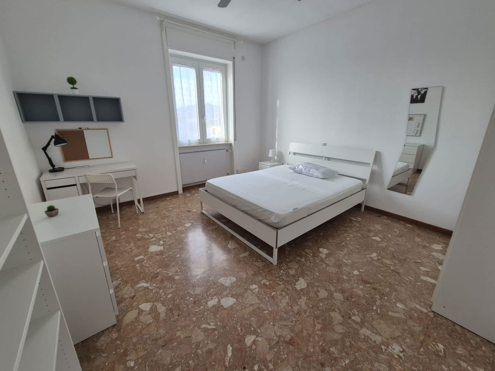 Stanza 7.1 — Singola con letto grande