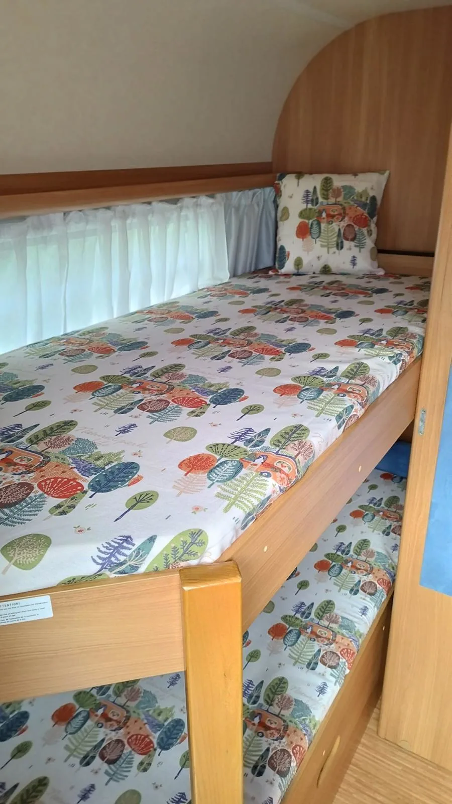 KNAUS BCK-Alquilo Caravana en Campings Tarragona 6 plazas