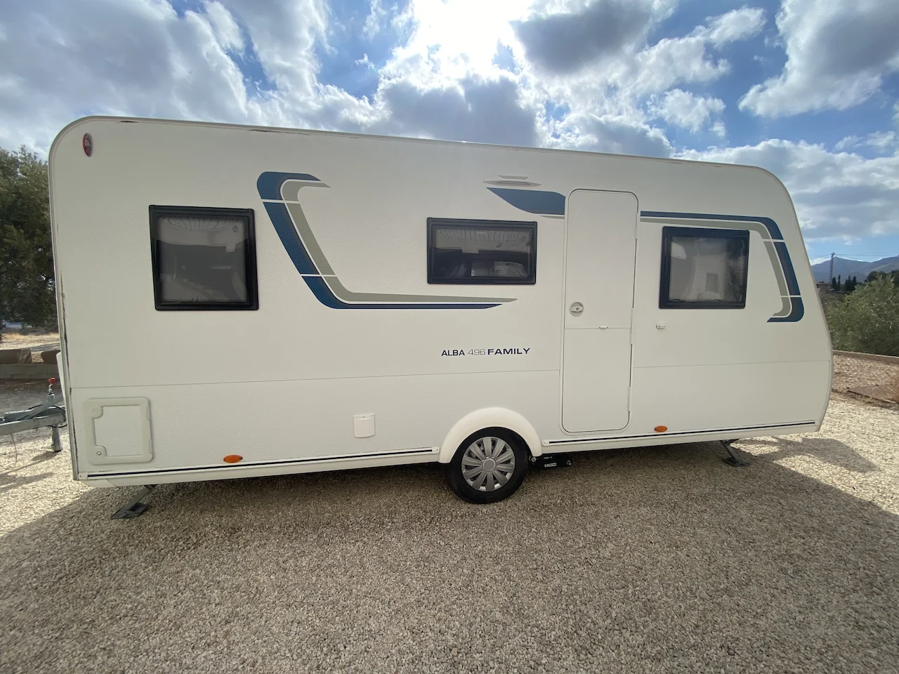 Aventura y Relax en Alicante – Caravana en Alquiler para tus Vacaciones Perfectas