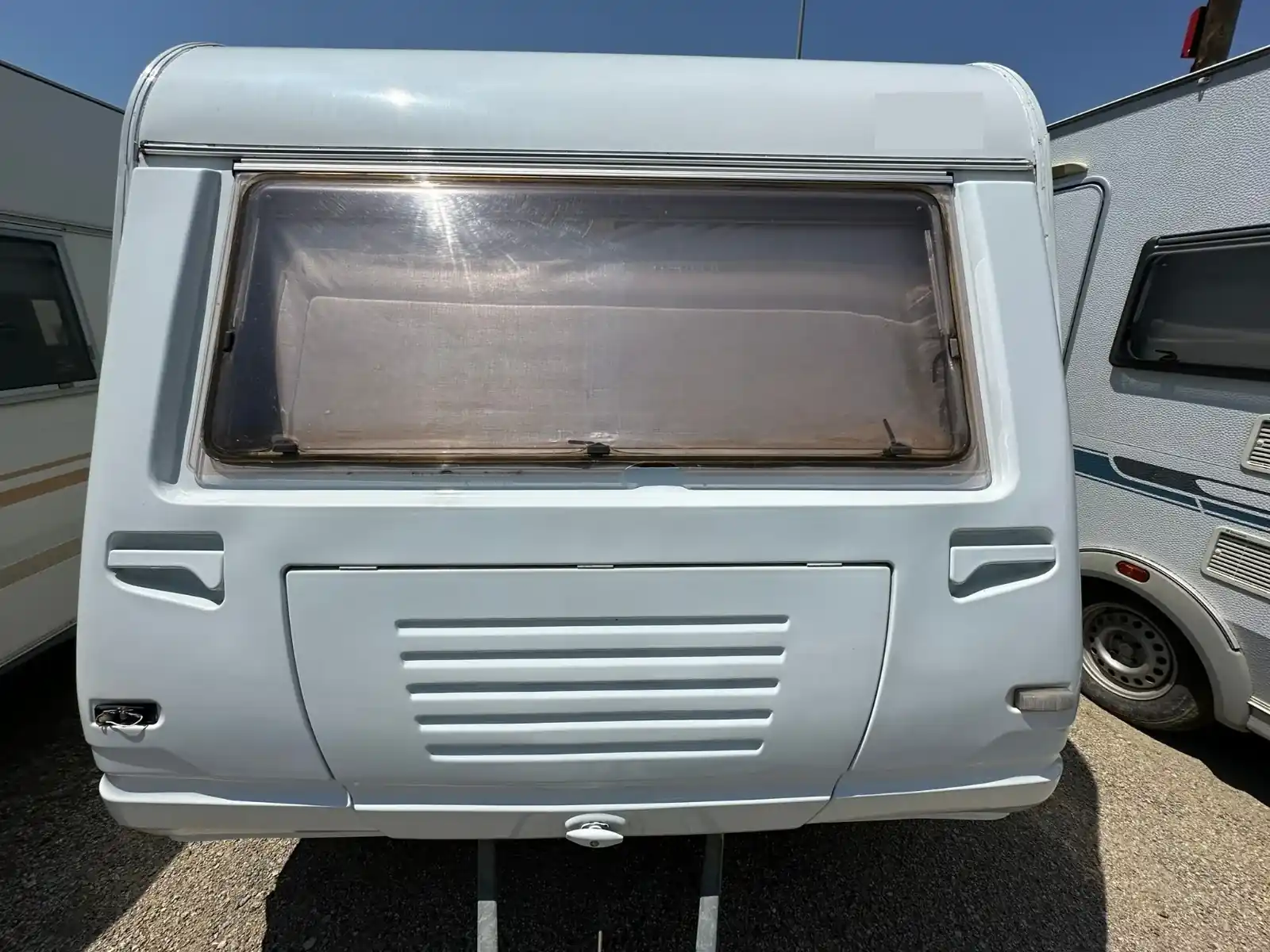 SUN ROLLER BLANCA-Alquila Caravanas 4 plazas en Camping de Tarragona