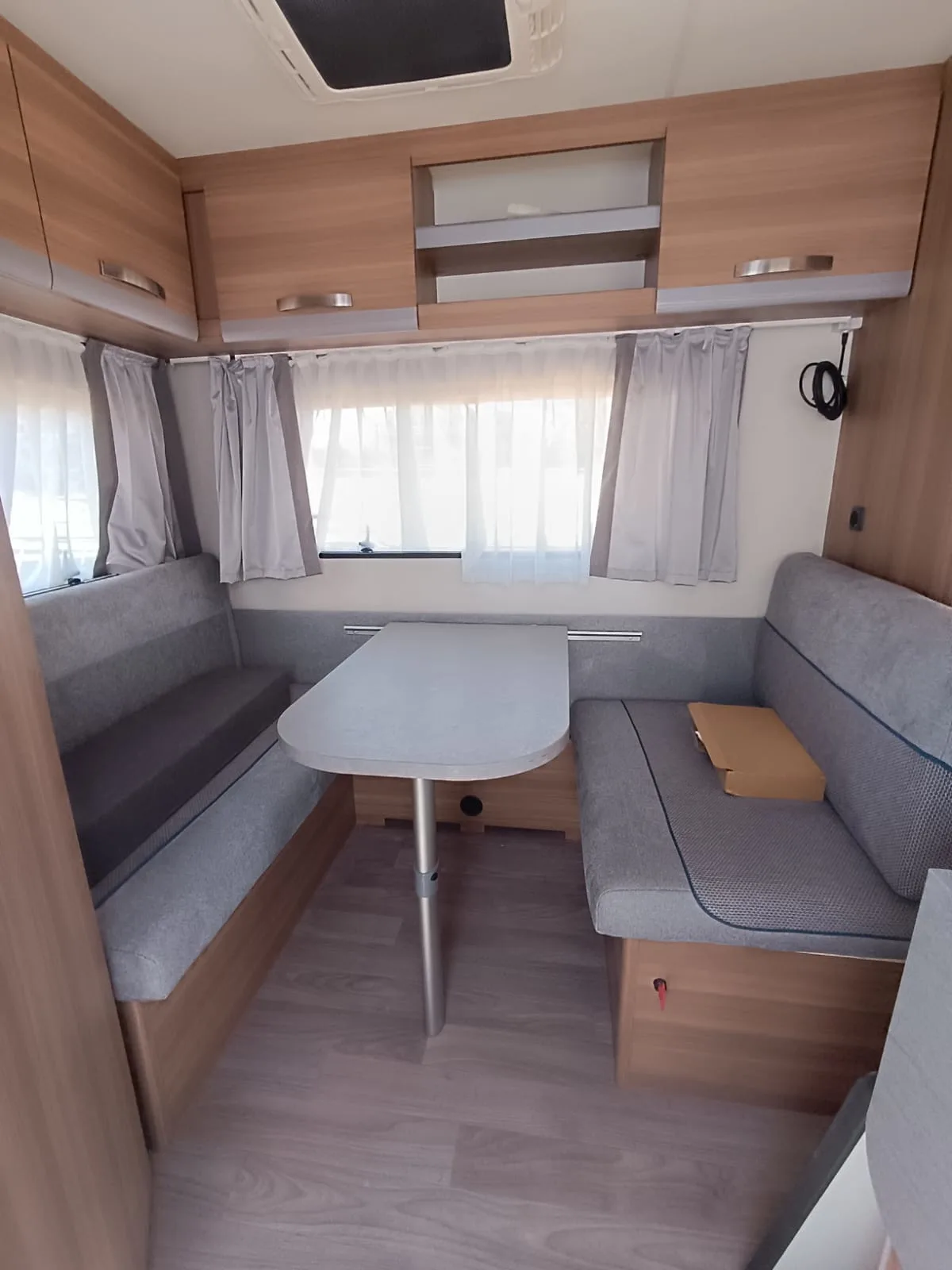 Weinsberg - Alquiler Caravana Camping Tarragona 4 plazas