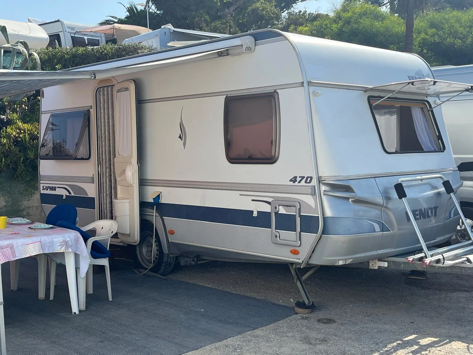 Caravana con Aire acondicionado y microondas.  en Camping: Bravoplaya y más