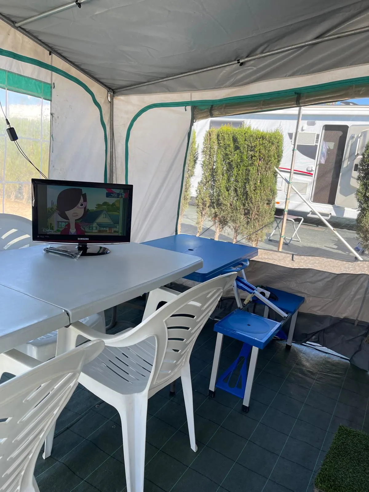 Caravanas para alquilar de 4 plazas en Camping La Marina