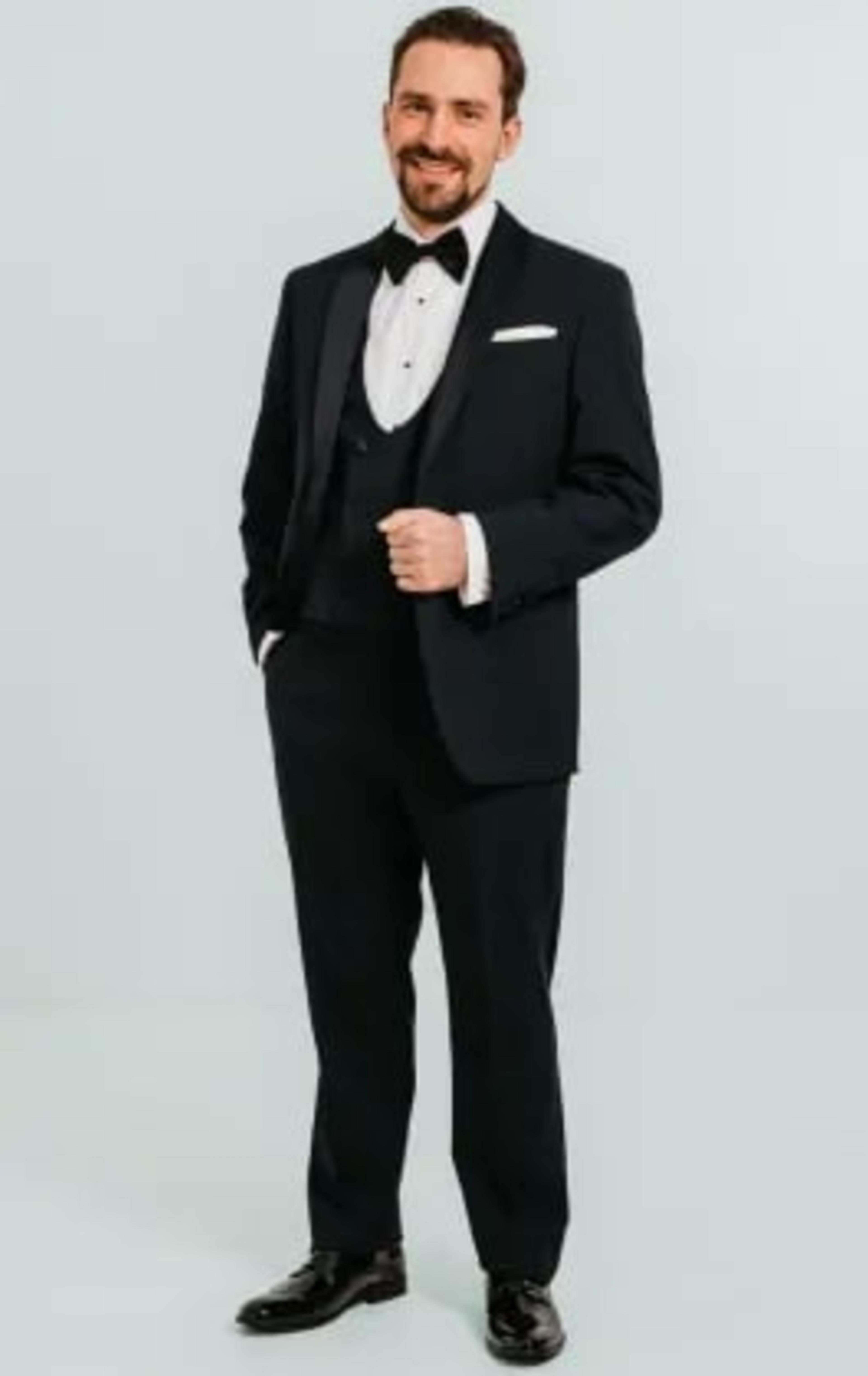 Dobell Navy Shawl Lapel 3 Piece Tuxedo thumbnail 3