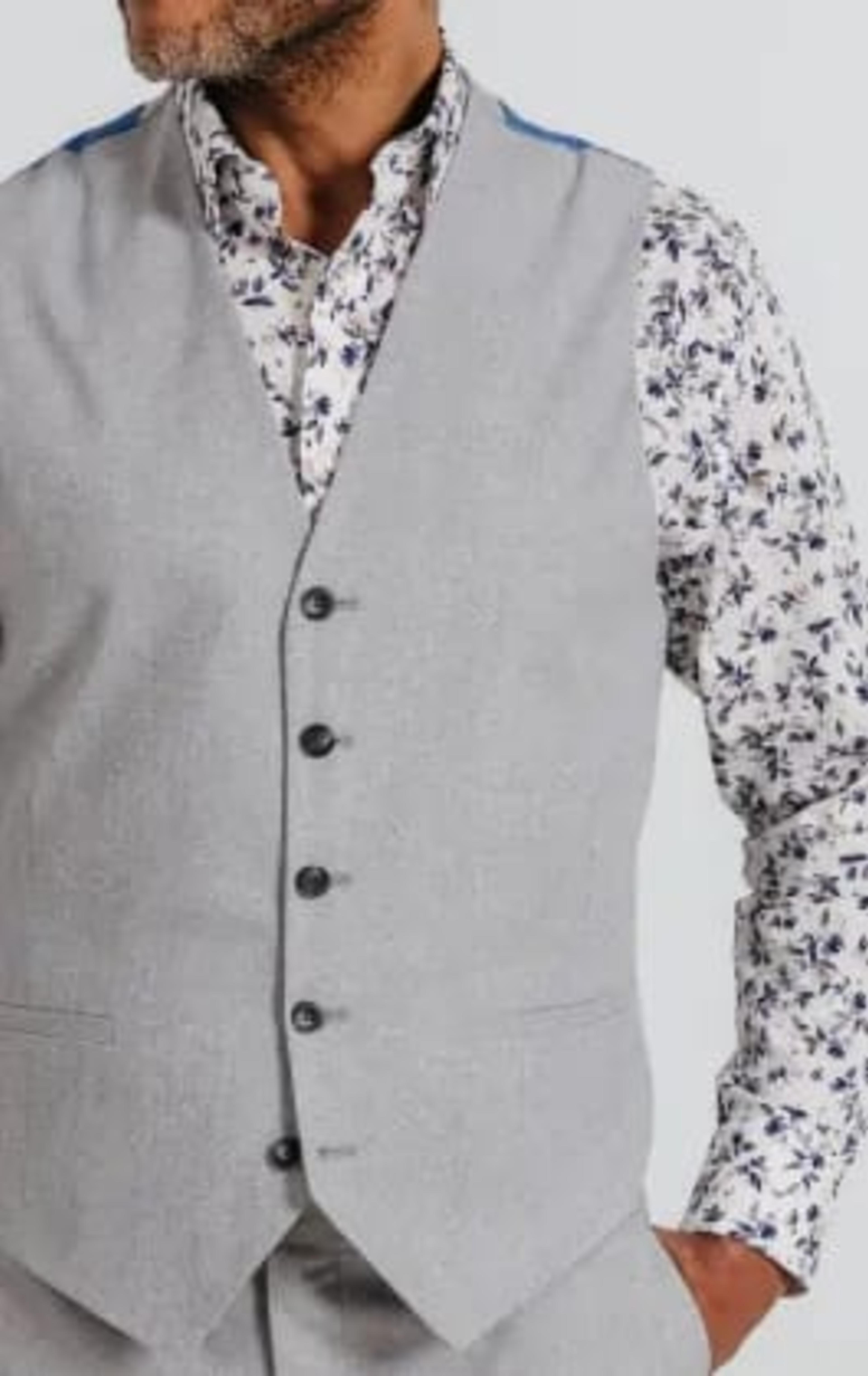 Light Grey Linen Waistcoat thumbnail 3