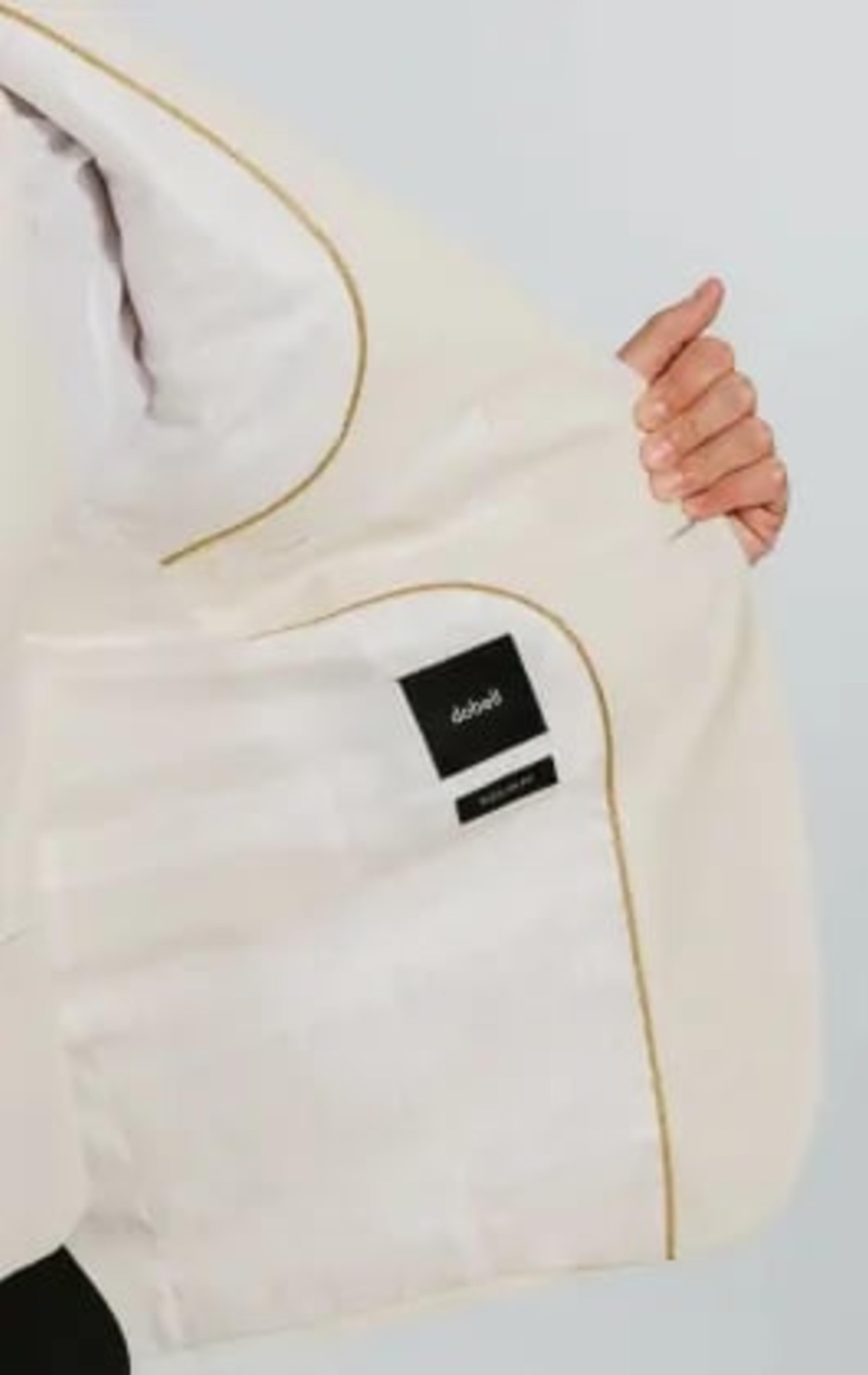 White Shawl Lapel Tuxedo thumbnail 7