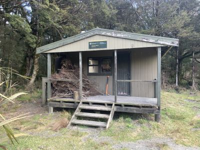 Olivine Hut after a tidy up