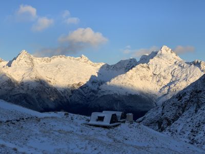 Harris Saddle Shelter in early winter.