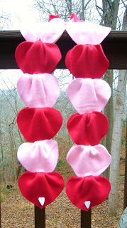 A nice "threaded" technique using a double heart, leaf or diamond template