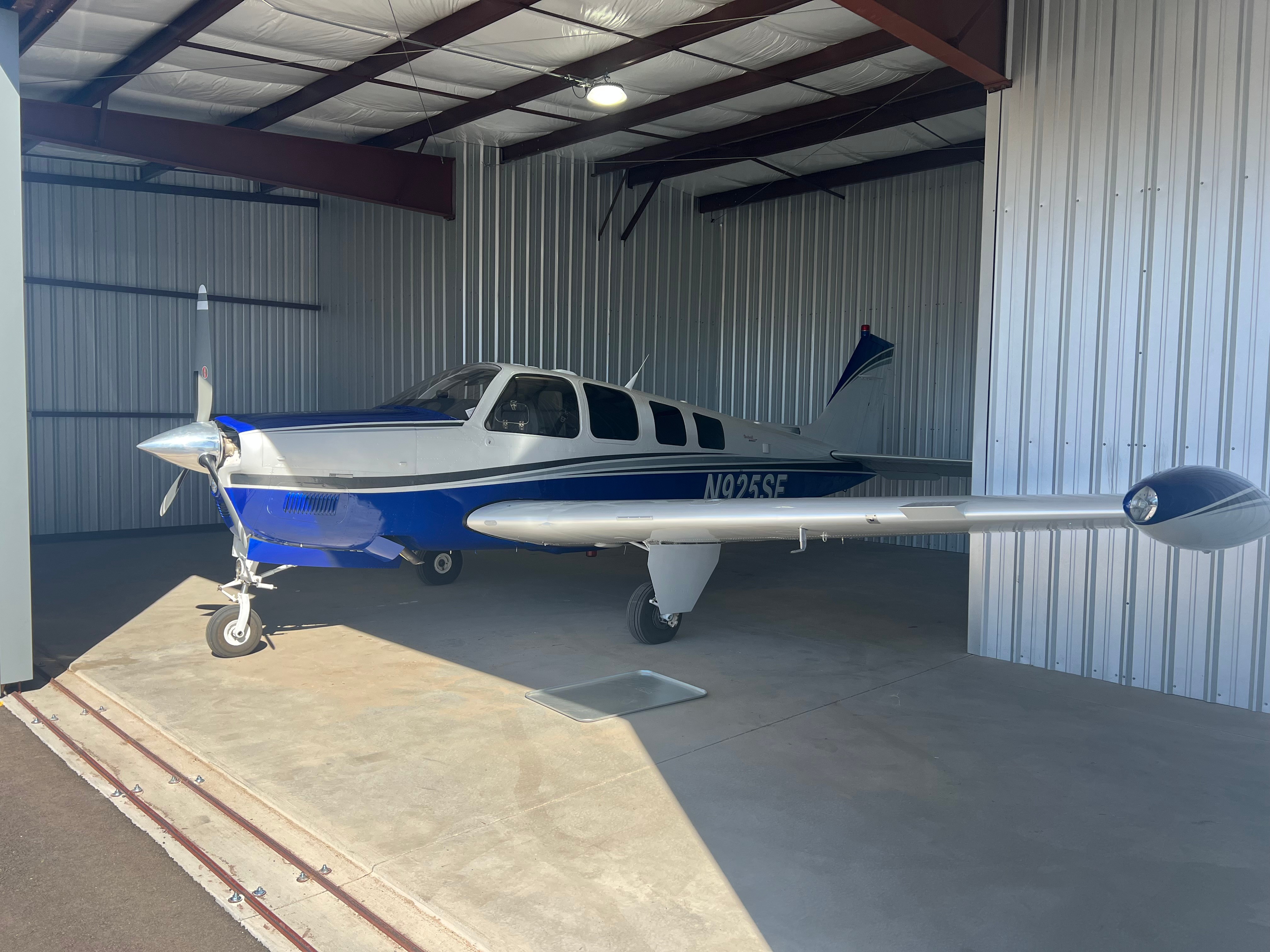 T-Hangar 10 at 0E0