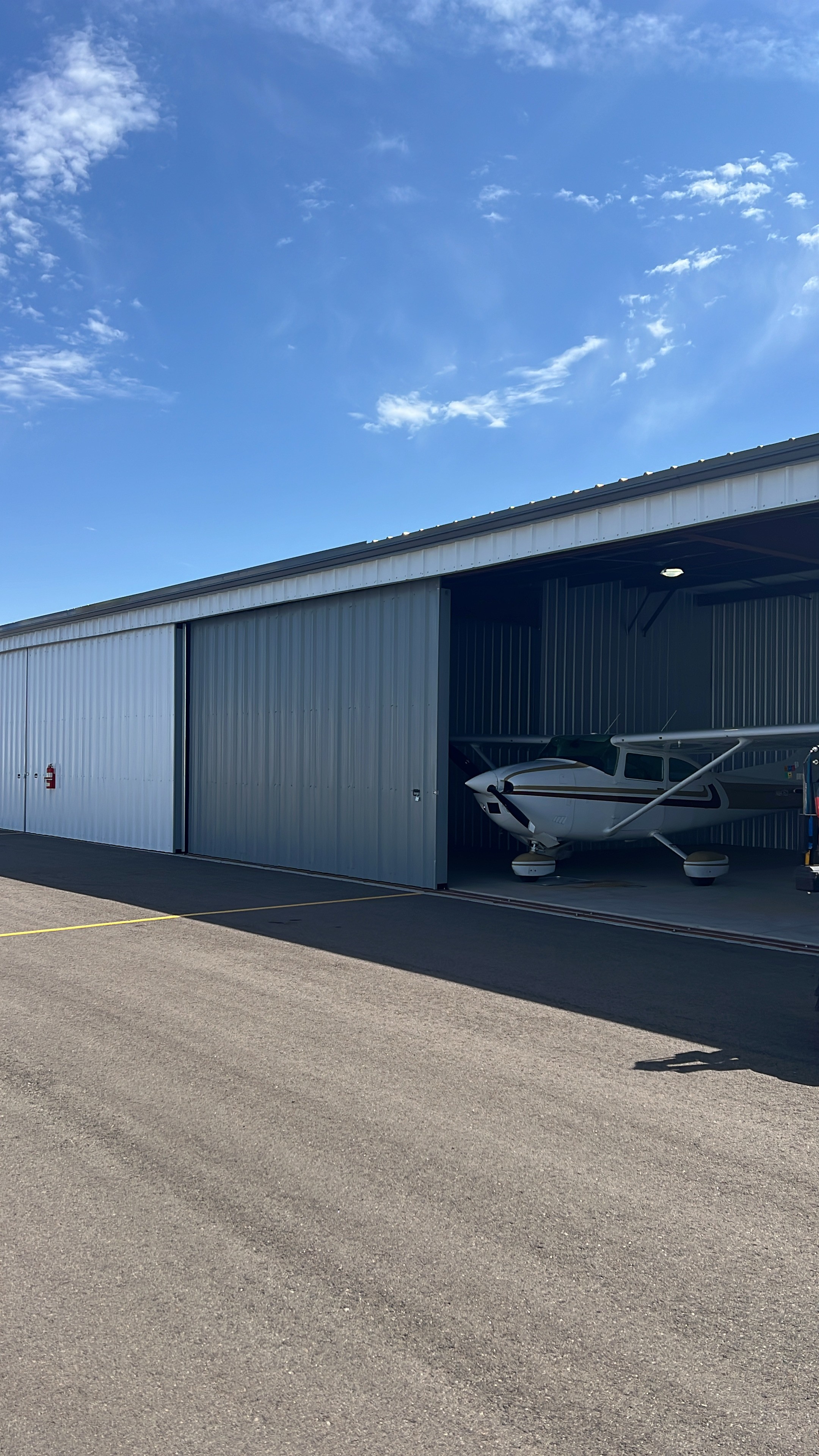 T-Hangar 10