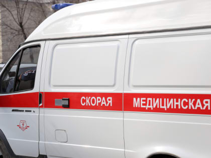 В Челябинской области спасатели проникли в квартиру, чтобы помочь 90-летней пенсионерке