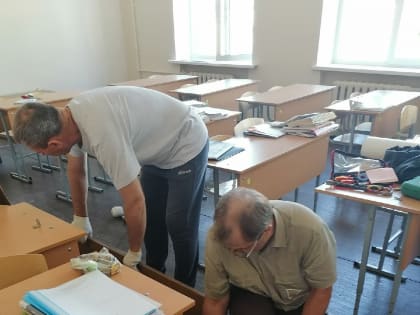 Работа кипит