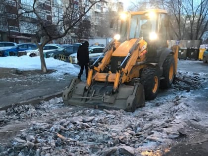 Борьба с гололёдом и уборка снега продолжаются