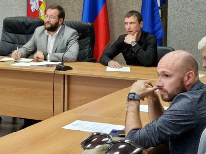 Руководство КБ№71 обсудило с депутатским корпусом и общественностью преобразования в медицине