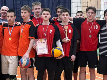 Состоялись соревнования по баскетболу среди юношей 7-11 классов