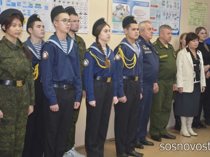 В Мирненской школе открыли мемориальную доску Герою России Андрею Мосину