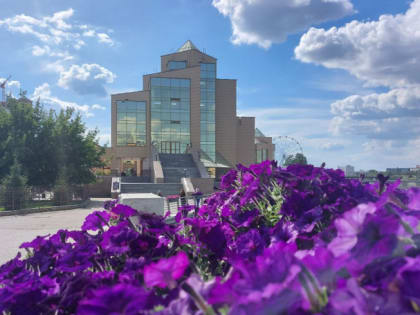 Уборка цветников в Челябинске: прощание с петуньями