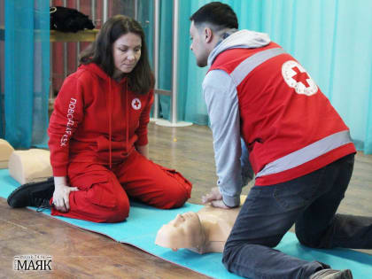 Первую помощь учились оказывать школьники Красноармейского района