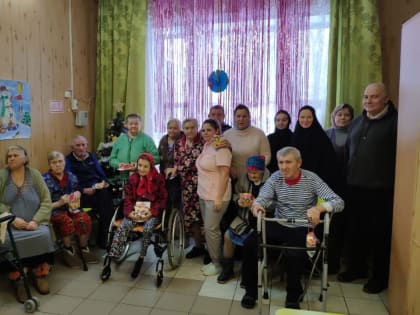 В дни Святок пациенты тверских домов престарелых и госпиталей получили подарки от монастырей и приходов