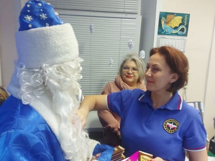 Первые 12-й школы г. Бологое поздравили сотрудников  ЕДДС с наступающим Новым годом