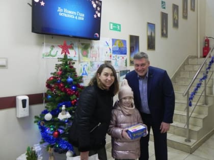 Волшебником стать просто: представители «Единой России» участвуют в «Ёлке желаний»