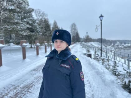 Сотрудница полиции спасла пострадавшего в ДТП в Ржеве