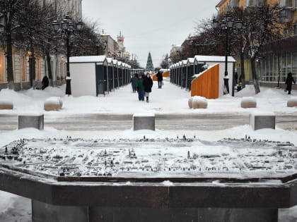 В Твери неизвестные повредили бронзовый барельеф «Лучи Твери»