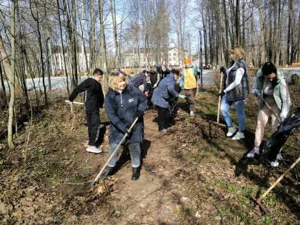 Массовые субботники в Кимрах начались с уборки городского парка