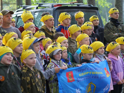 XVI ежегодный военно-патриотический поход учеников секции каратэ кёкусинкай Спортивной школы города Бологое, посвящённый 79-летию Победы в Великой Отечественной войне