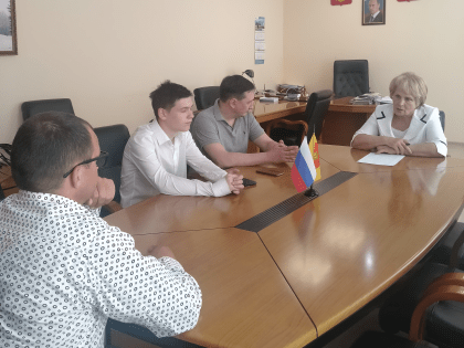 Рабочая встреча с&nbsp;представителями АНО «Протяни руку»