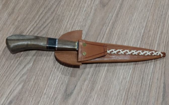 Cuchillo Artesanal Acero Al Carbono Mango Madera 28 cm